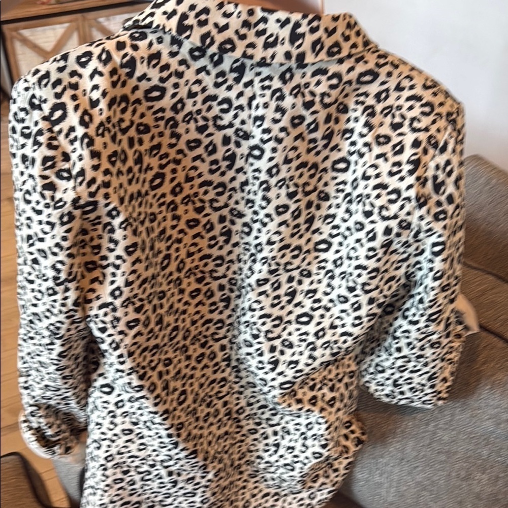 Black and White Leopard Print Blazer with Notched Lapels - Picture 6 of 6